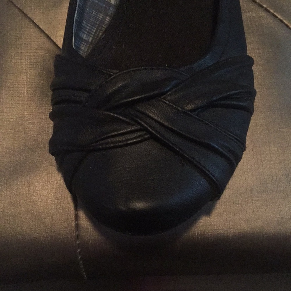 Cute and comfy black flats - Picture 4 of 5